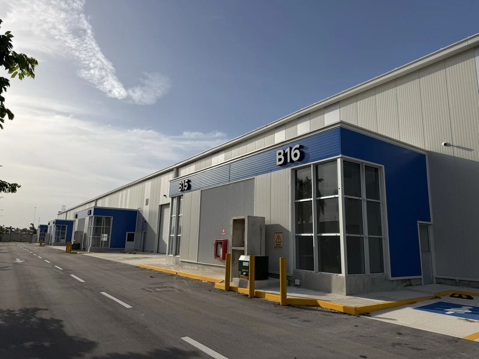 Exterior de Nexa Periférico — Nave Tipo B (bodegas B15 y B16)