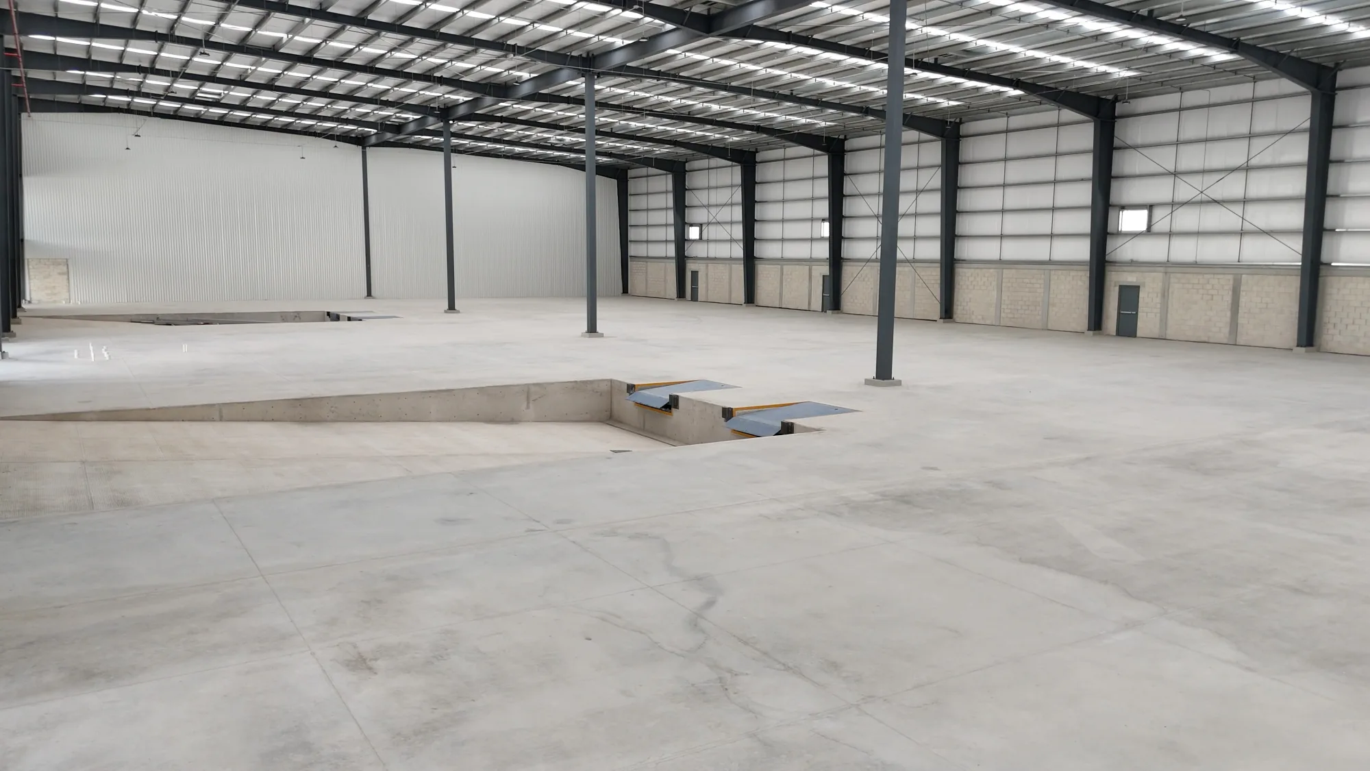 Nexa Periférico — interior de bodega