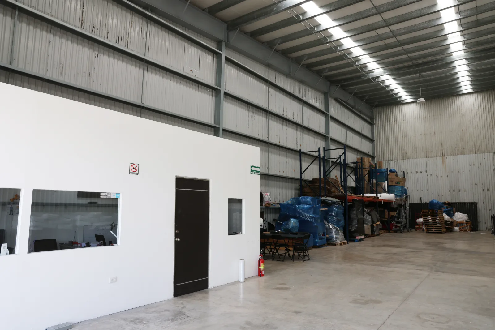 Nexa Parque Industrial Yucatán — interior de bodega